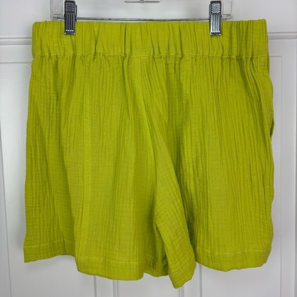 Magaschoni 2 Piece Set with Shorts and Top Size Small - Picture 9 of 12